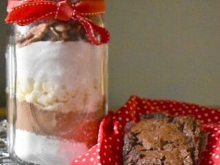 diy gifts: brownie mix in a jar
