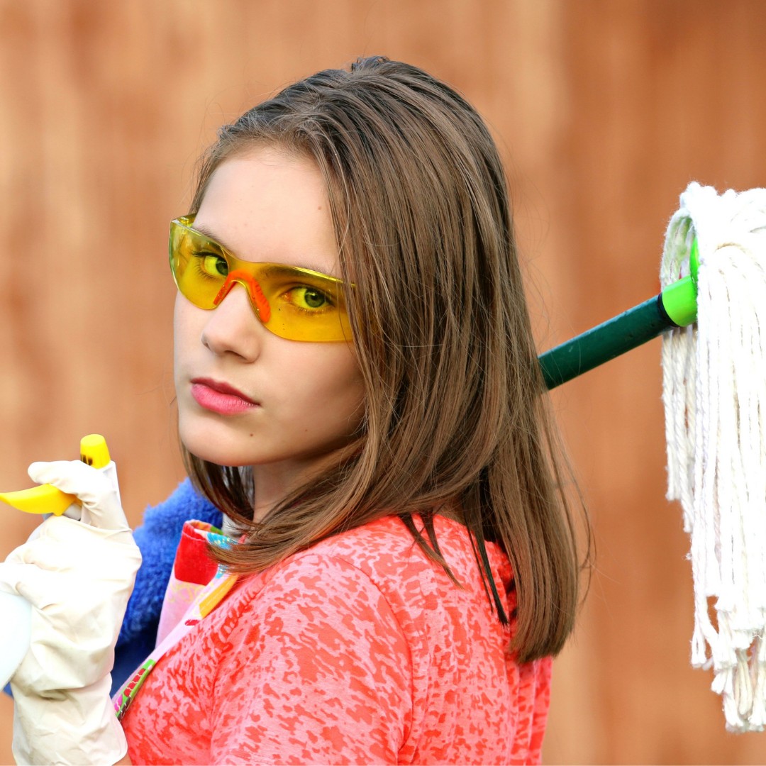 house cleaning - the perfect Christmas gift for moms