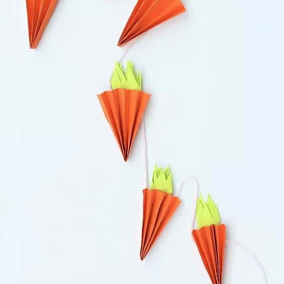 Accordion Carrot craft- Easter garland craft idea for kids