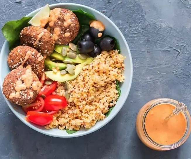 Cleansing recipes - meidterranean vegan buddha bowl