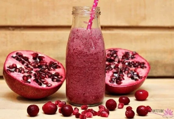Cleansing recipes - pomegranate cranberry antioxidant smoothie