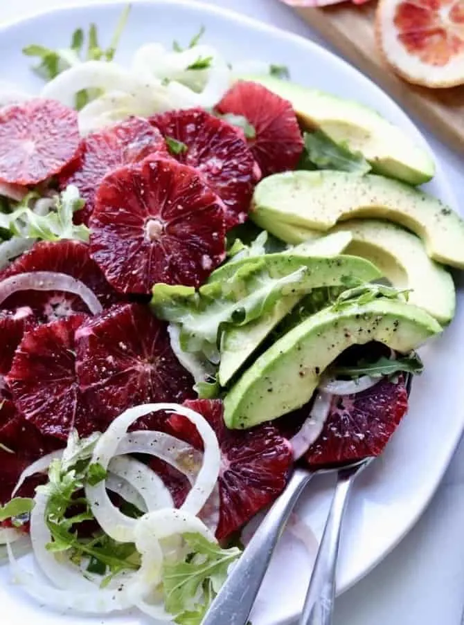 detox recipes - a bowl of blood orange and arugula salad with fennel