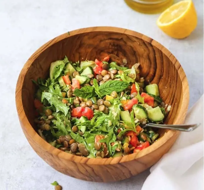 detox recipes - mint and lentil salad in a bowl