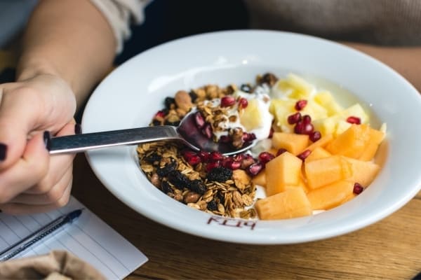 a healthy breakfast is one of the best habits for a healthy morning routine