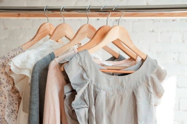 gifts that keep giving | help your loved one spruce up their wardrobe with a Stitch Fix subscription | clothes hang in a closet