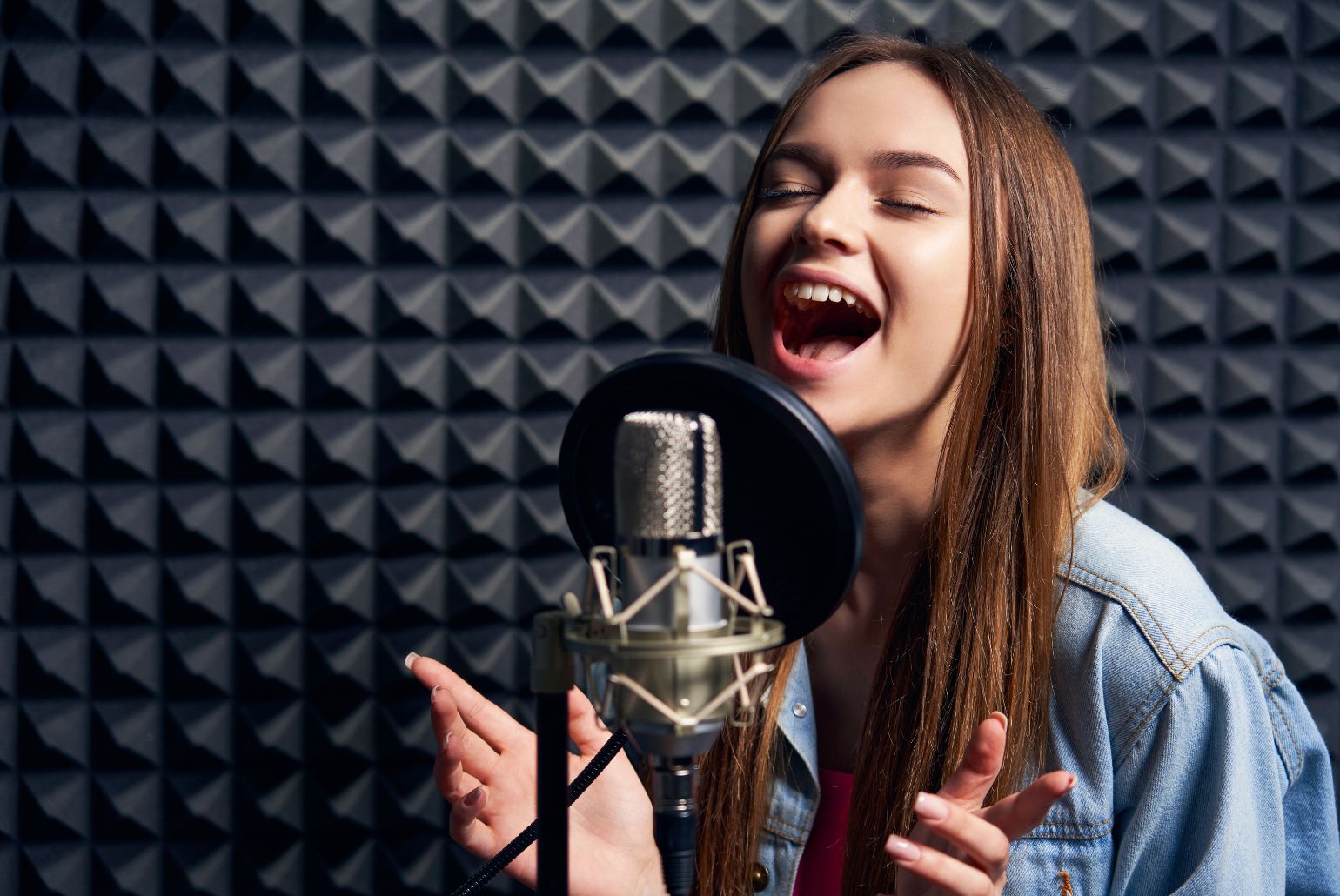 Want to Sing Better? Discover the Power of Online Singing Lessons